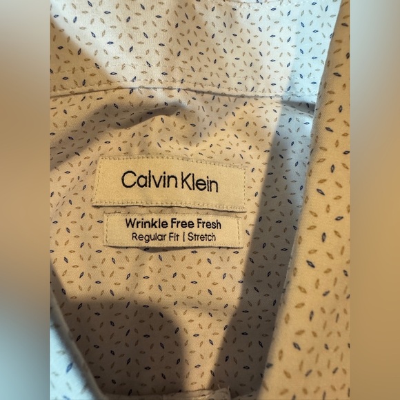 Calvin Klein White Dress Shirt for Elegant Occasions - Picture 4 of 4